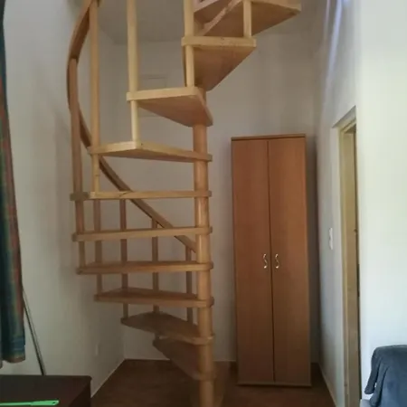 In - Balaton 33973 기에네스디아스