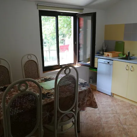 In - Balaton 33973 *